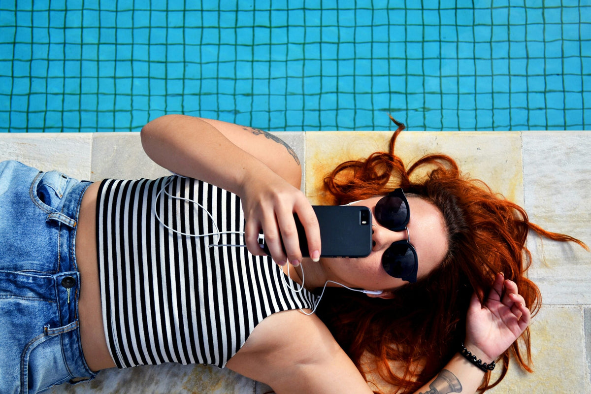 Psychológ radí­ ako na online detox: Notifikácie spúšťajú závislosť, mobil do spálne nepatrí­